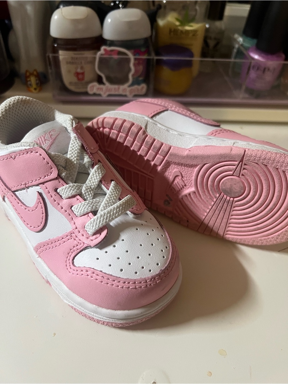Nike Kids Low-Top Sneakers in Pink and White